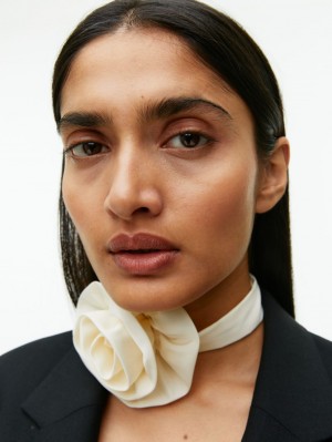 Colier Arket Rose Tie Dama Albi | Romania-XGCF96021