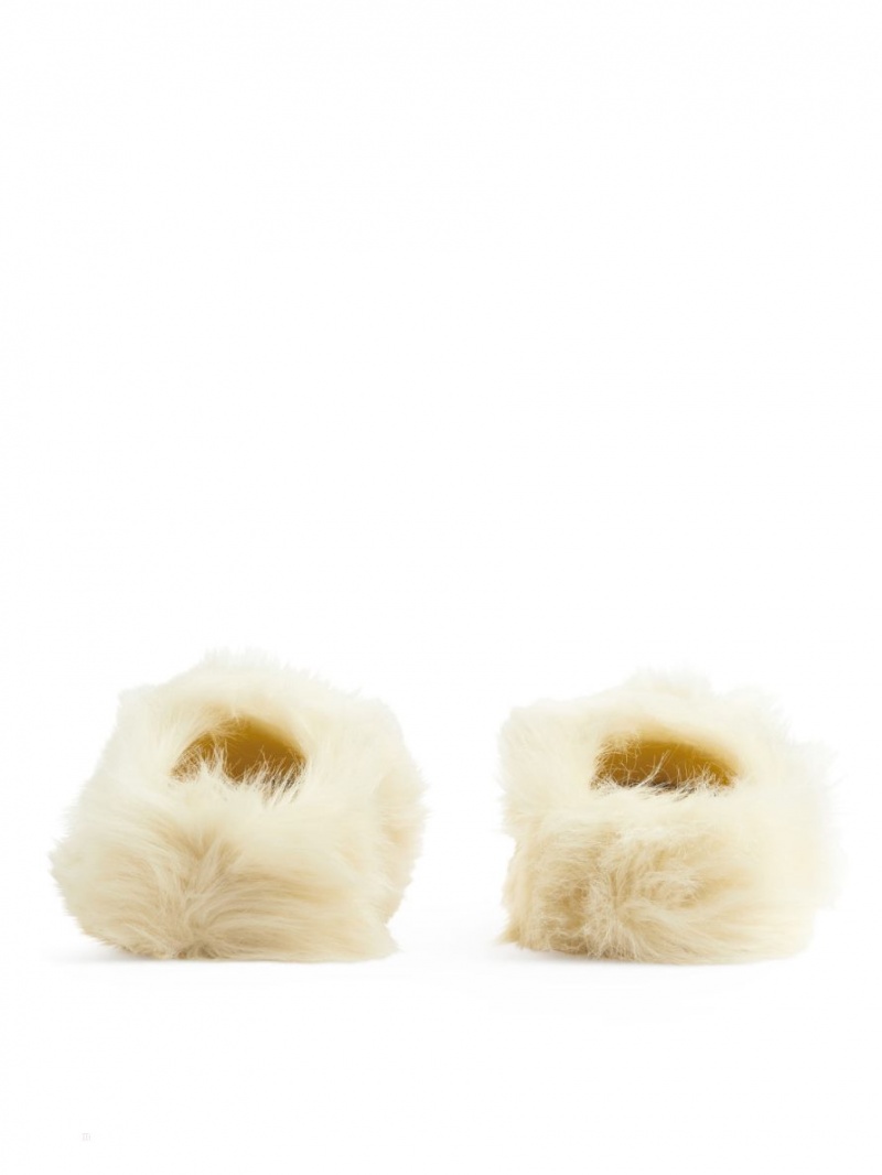 Papuci Arket Fluffy Indoor Dama Albi | Romania-JPOG89675